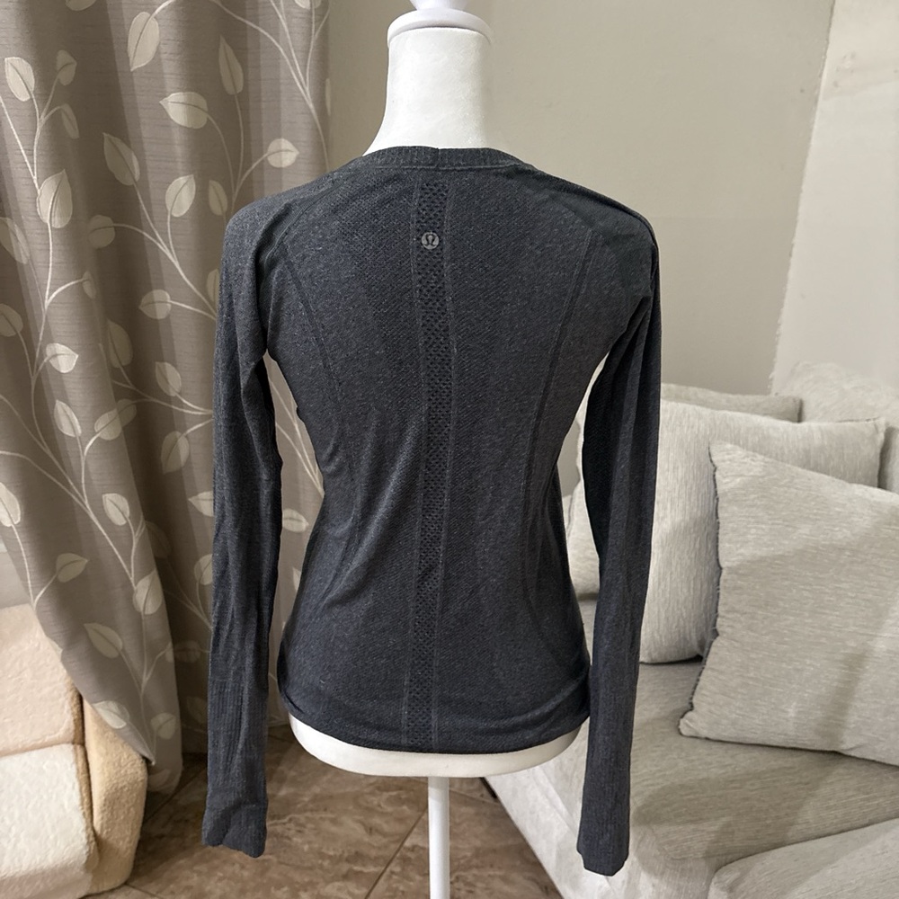 Grey Lululemon swiftly long sleeve top